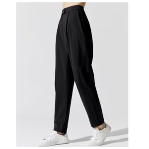 NWT Carbon38 tapered stretch pant